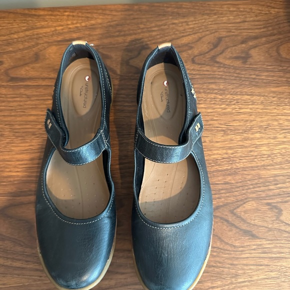 Clarks black shoes size 10 - Picture 3 of 5